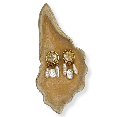 Cleopatra - like vintage pearl clip earrings